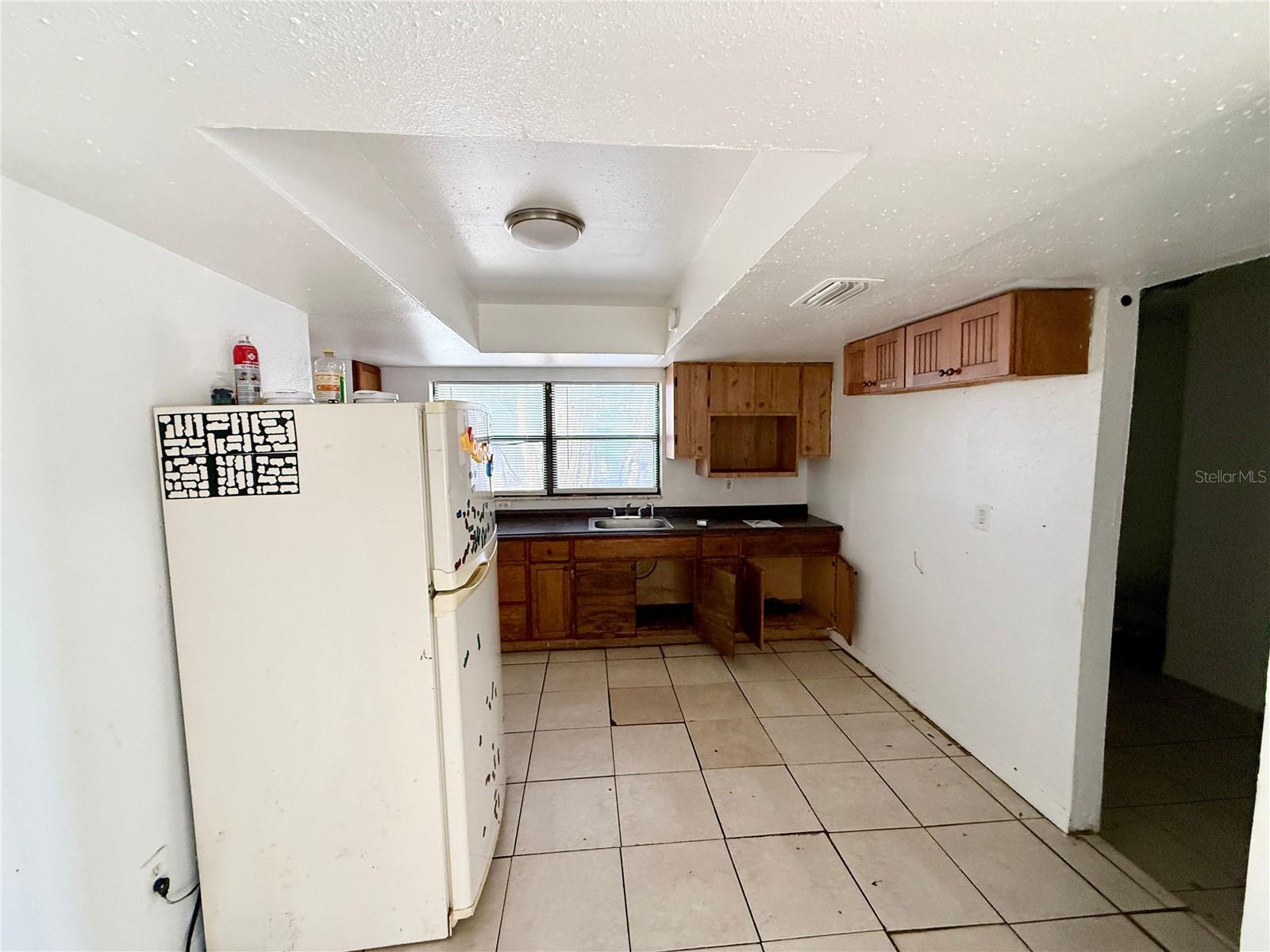 TWIN LAKES MANOR - Residential