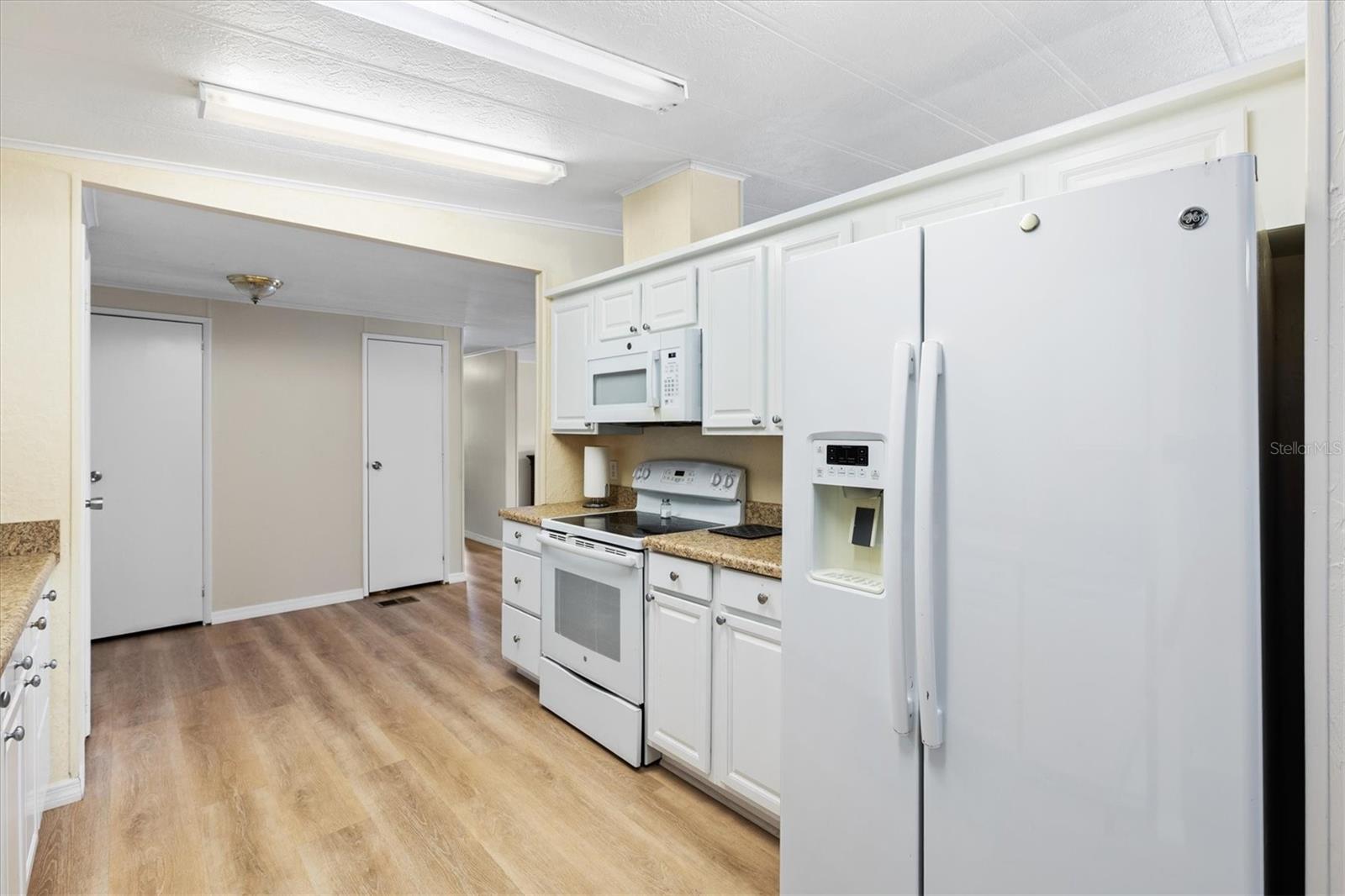 HEARTY HOST LAKE RESORT - Residential