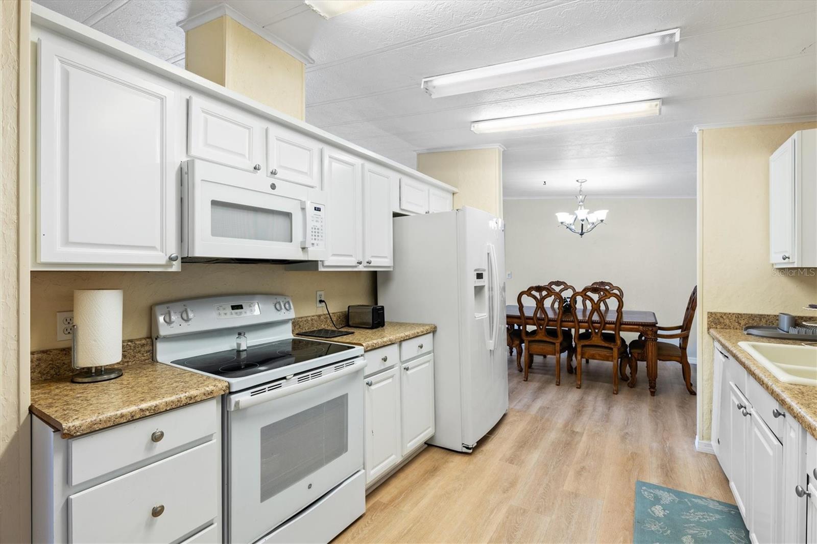 HEARTY HOST LAKE RESORT - Residential