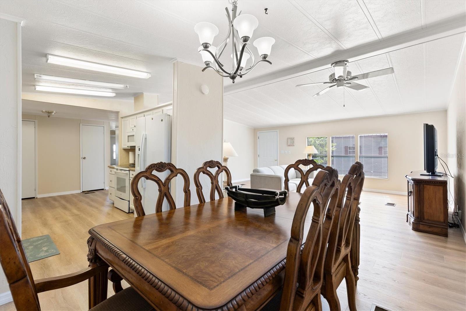 HEARTY HOST LAKE RESORT - Residential