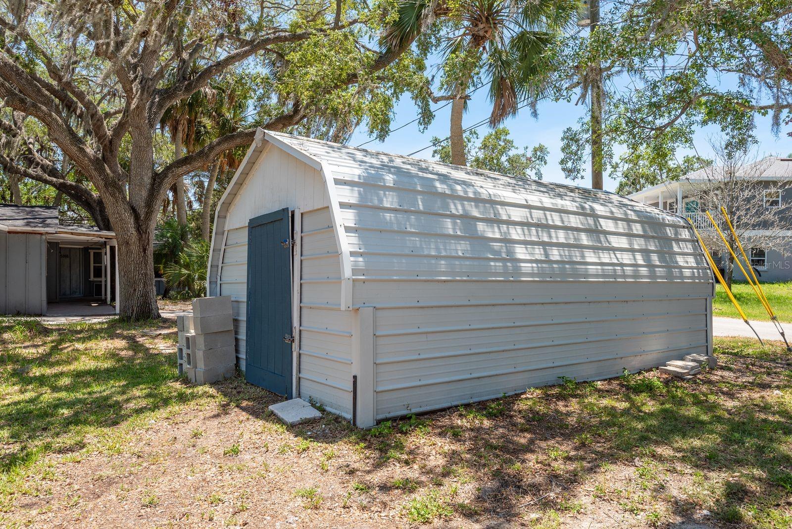 MARTHAS VINEYARD - Residential