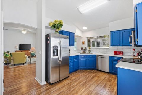 Tiny photo for 711 Agua Way, Lady Lake, FL 32159 (MLS # OM721529)