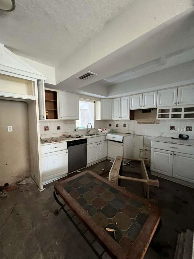 BAY ISLAND - Residential