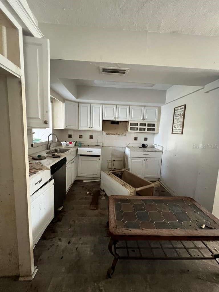 BAY ISLAND - Residential