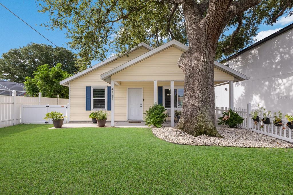 Photo of 4121 9th Avenue W, Bradenton, FL 34205 (MLS # A4665072)