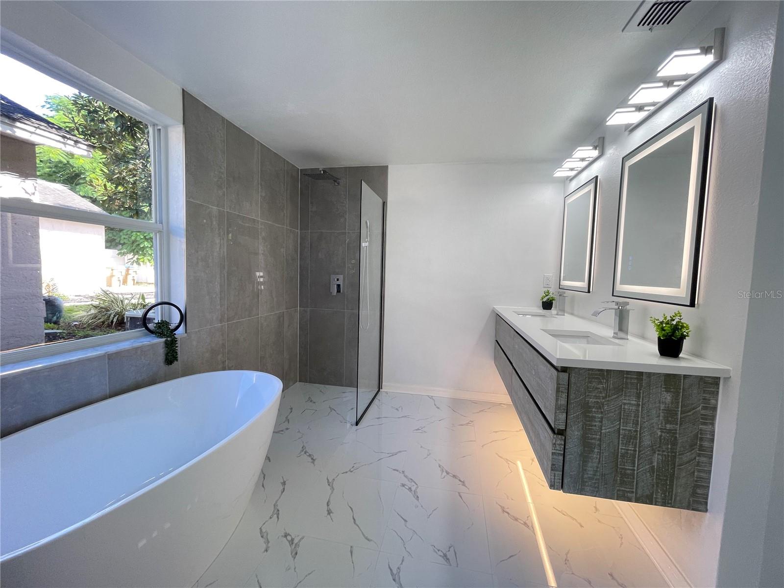 LINDFIELDS UNIT 1 - Residential