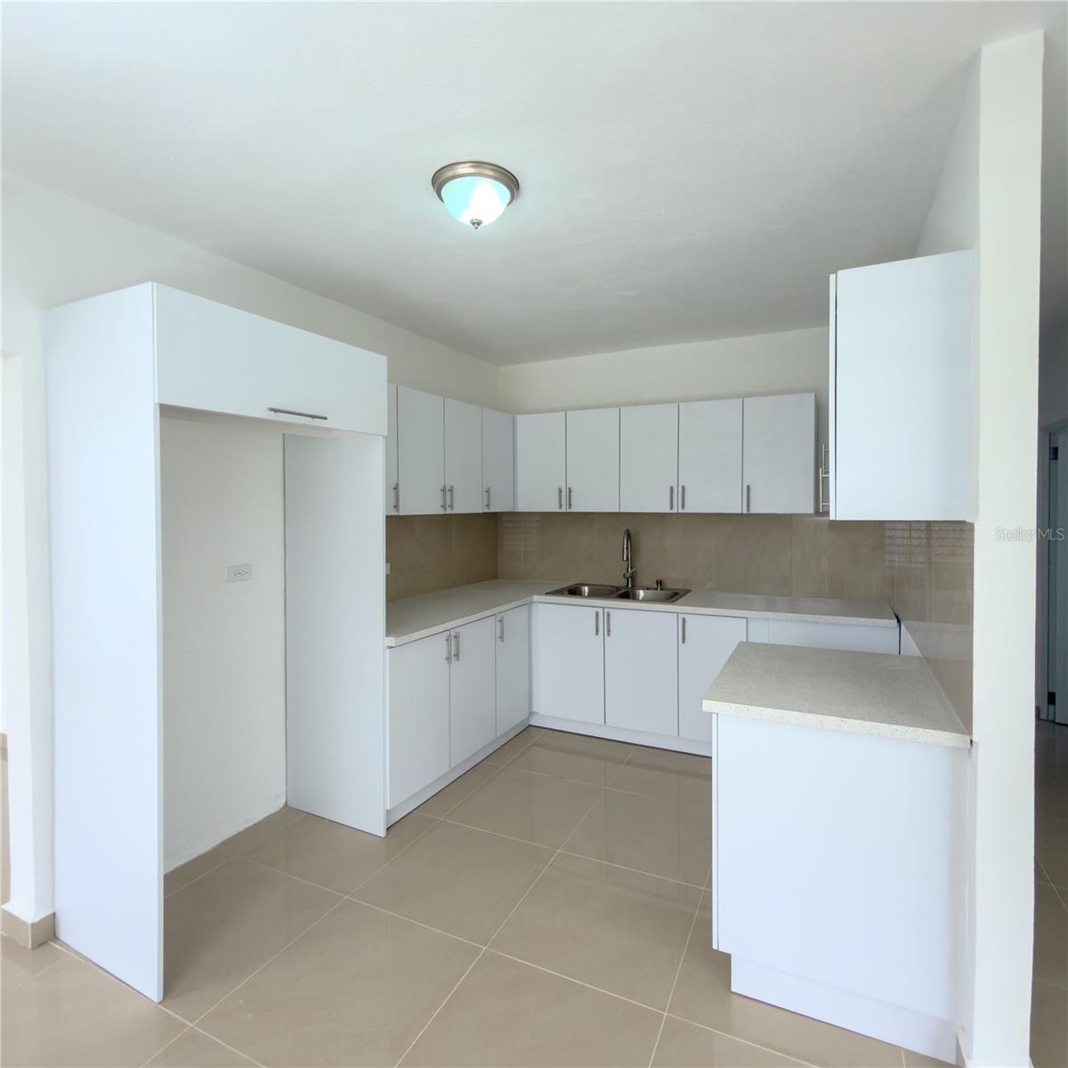 URB. LAS TRES T - Residential