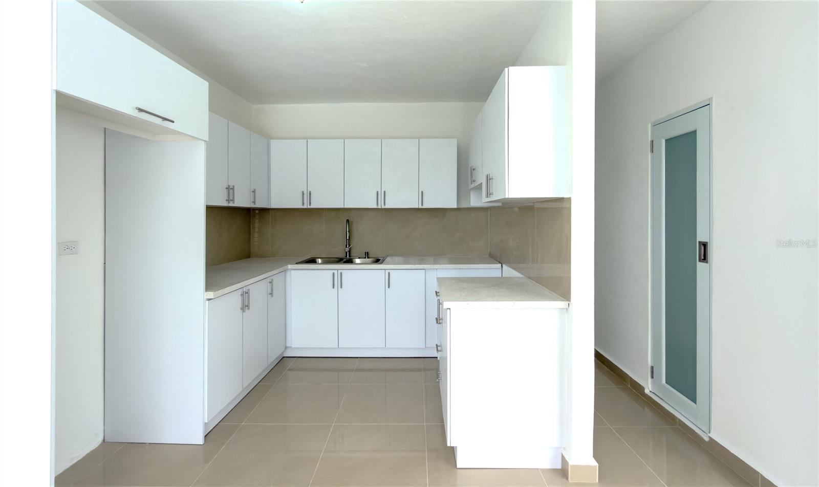 URB. LAS TRES T - Residential