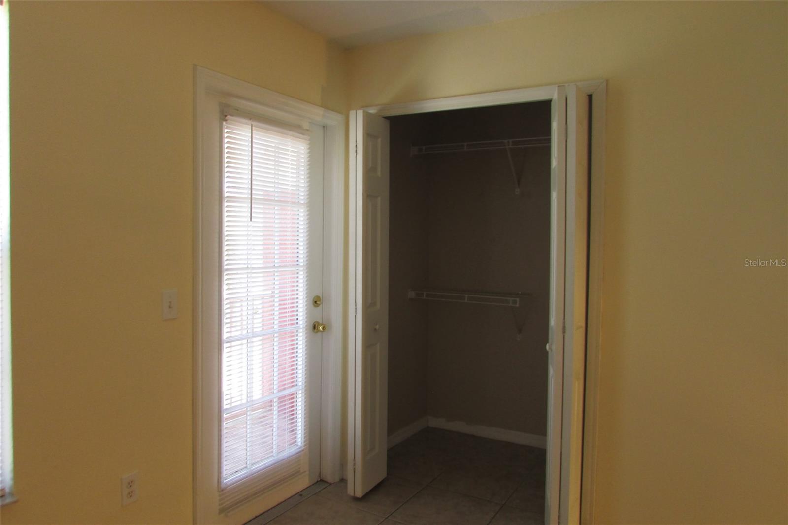 AUTUMN LANE TWNHMS CONDO - Residential