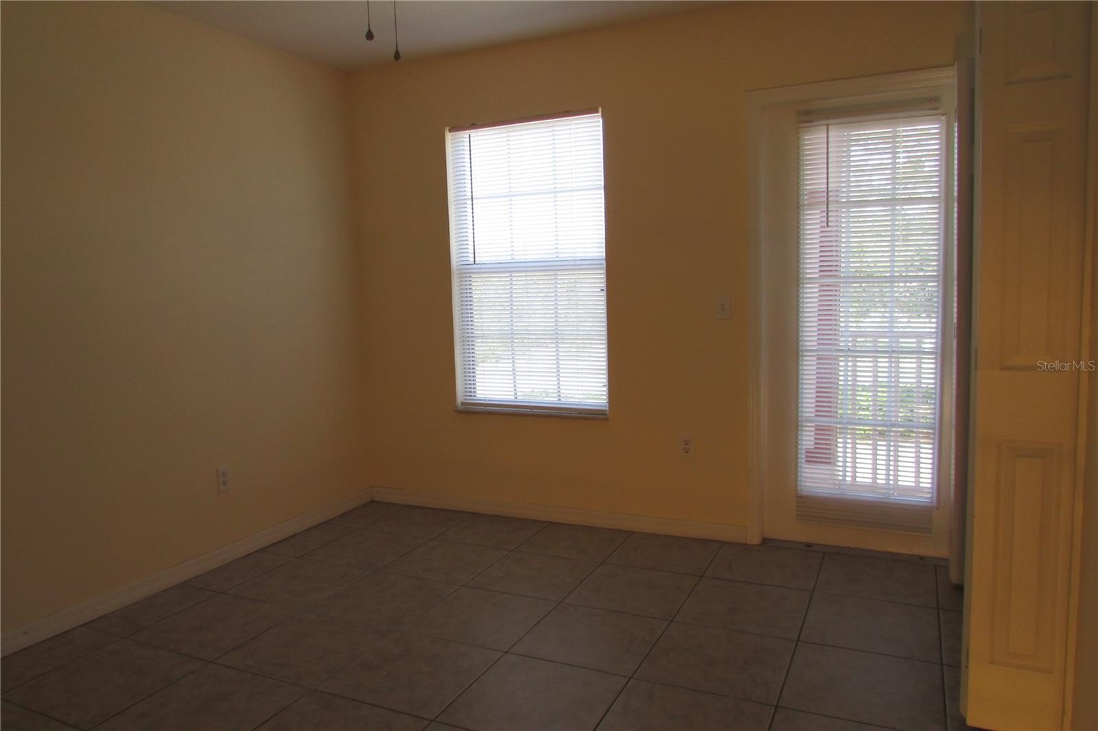 AUTUMN LANE TWNHMS CONDO - Residential
