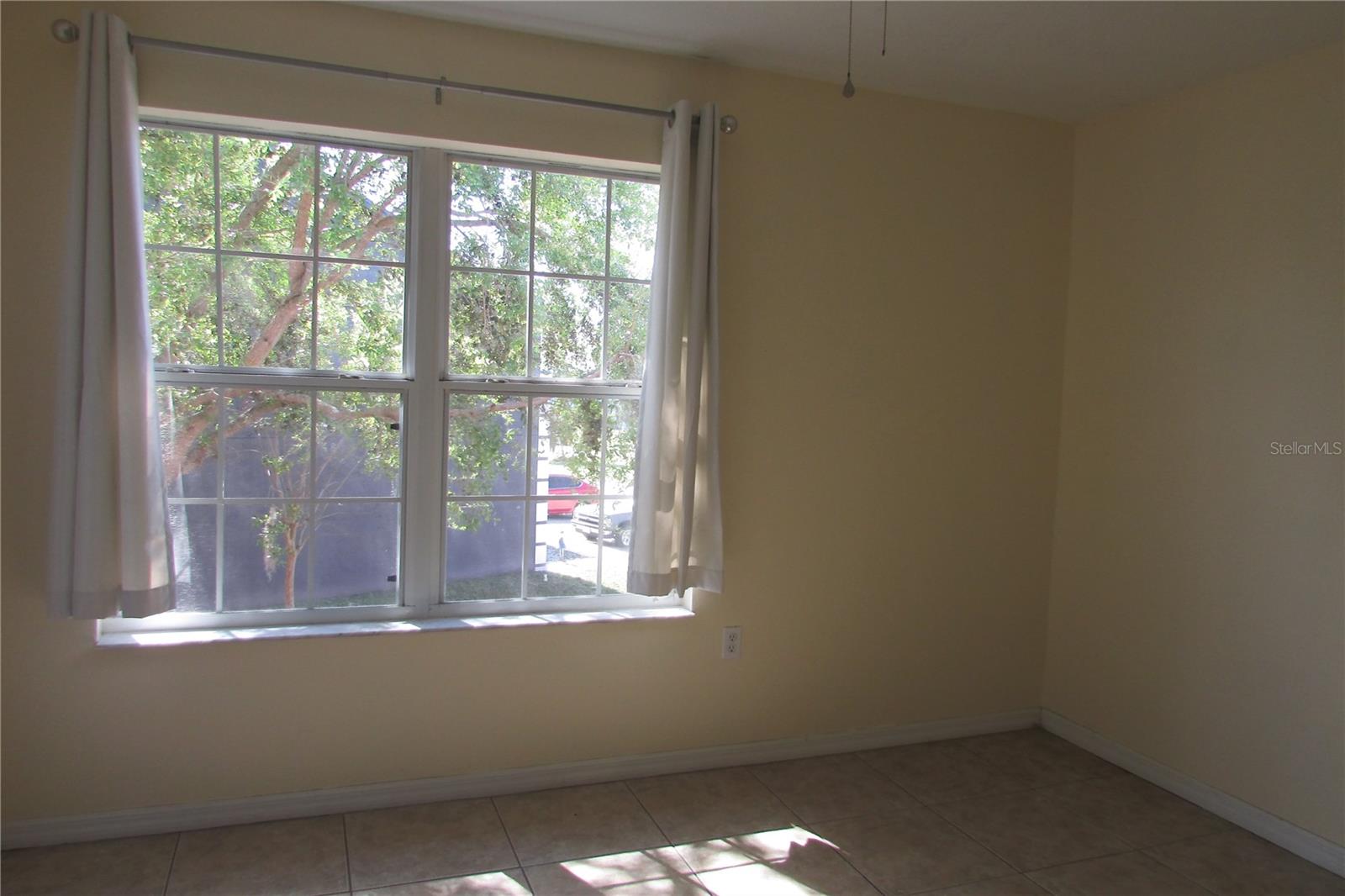 AUTUMN LANE TWNHMS CONDO - Residential