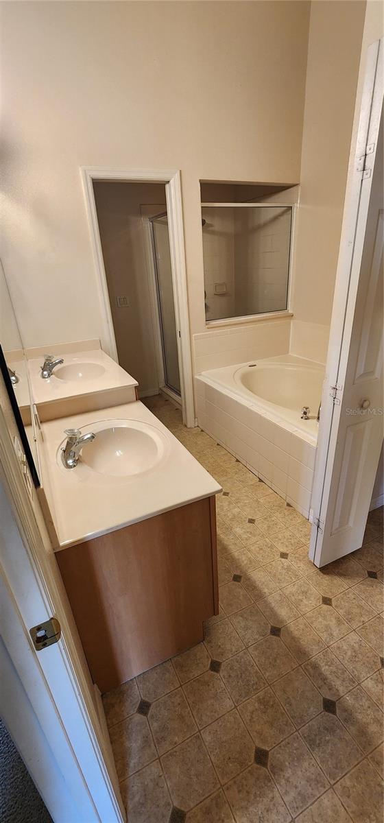 HIGHLANDER ESTATES - Residential Lease