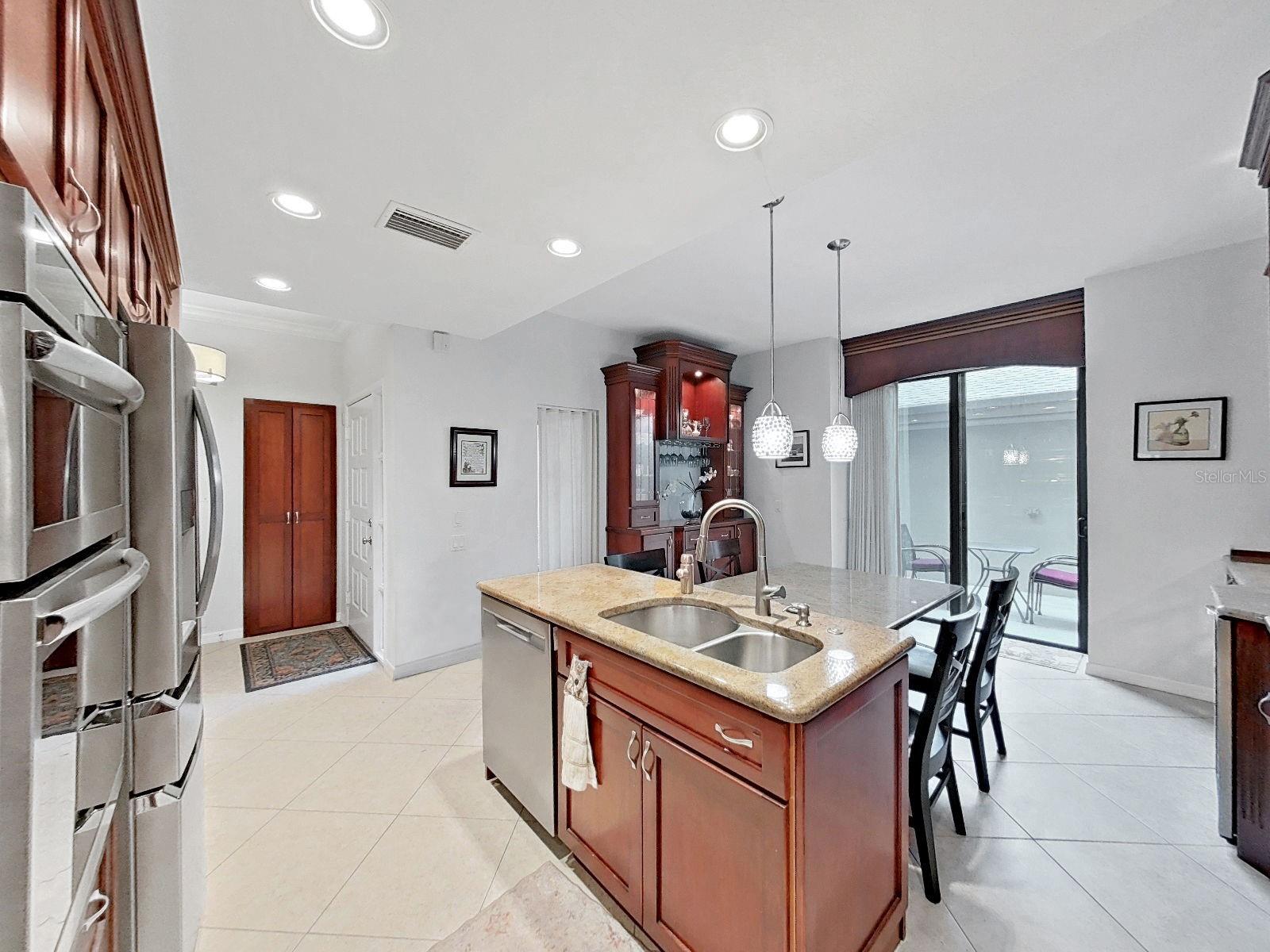 LANDMARK OAKS CONDO - Residential