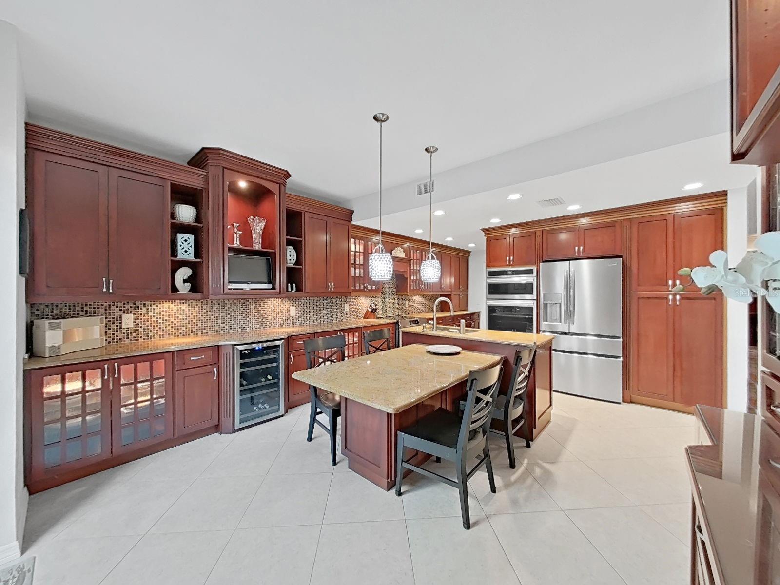 LANDMARK OAKS CONDO - Residential