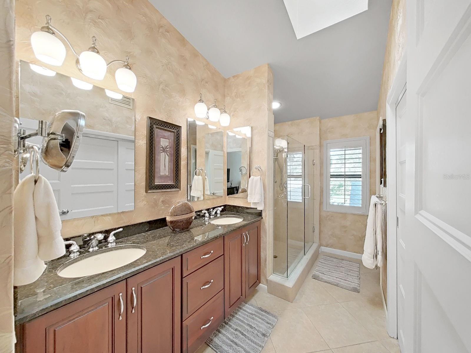 LANDMARK OAKS CONDO - Residential