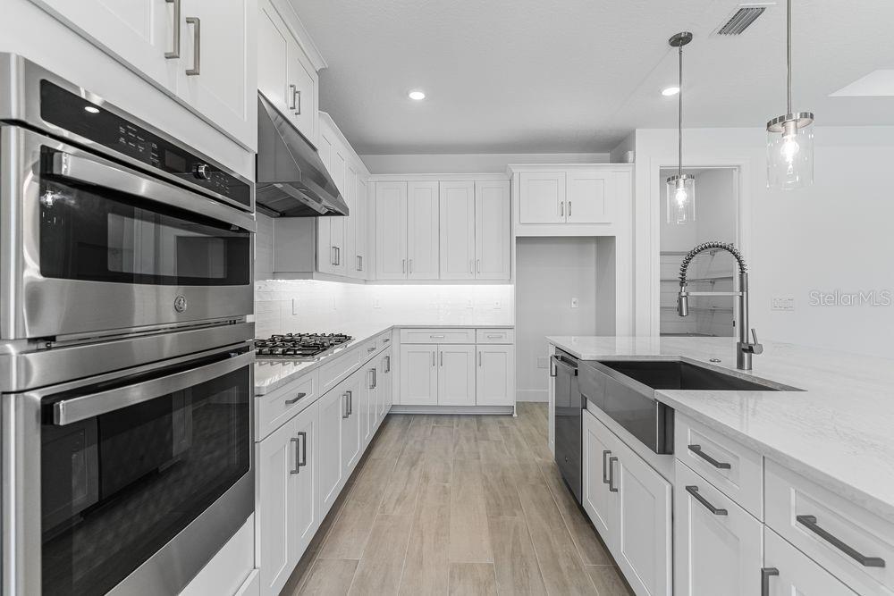 857 ARBOR GREEN TRAIL