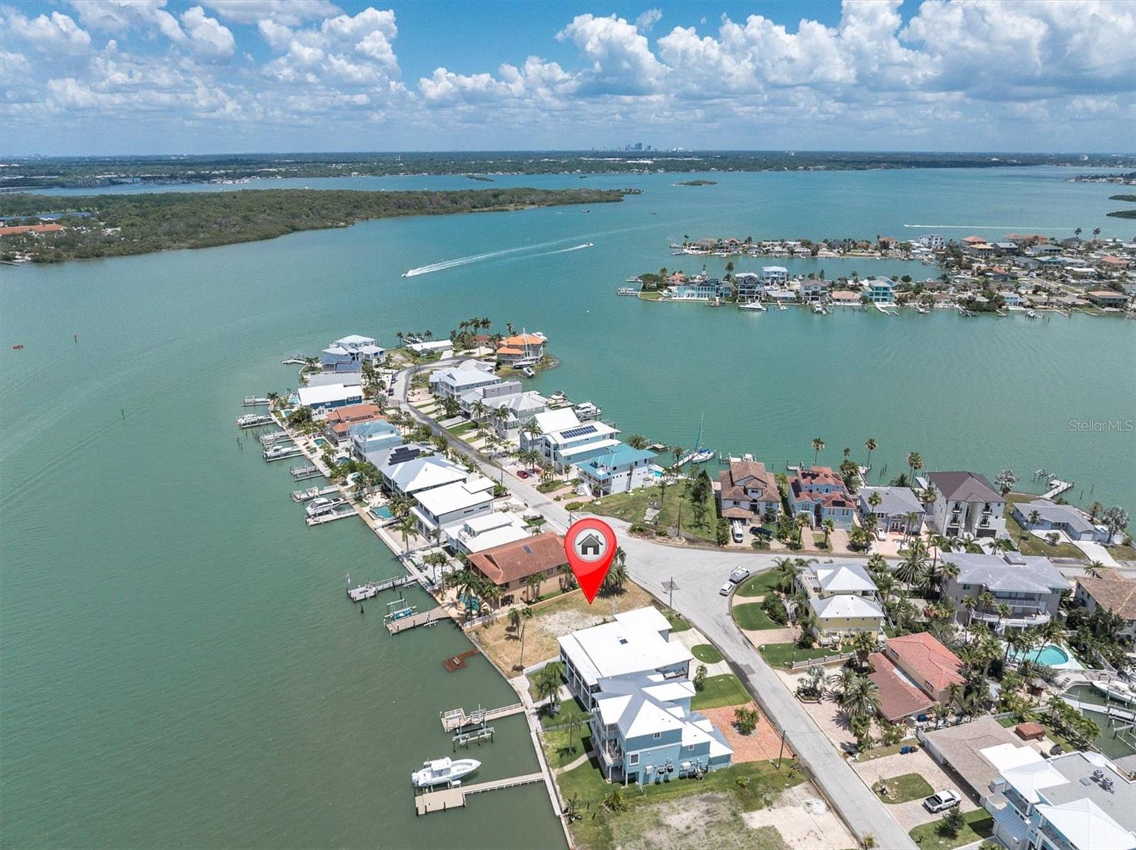 852 BAY POINT DRIVE