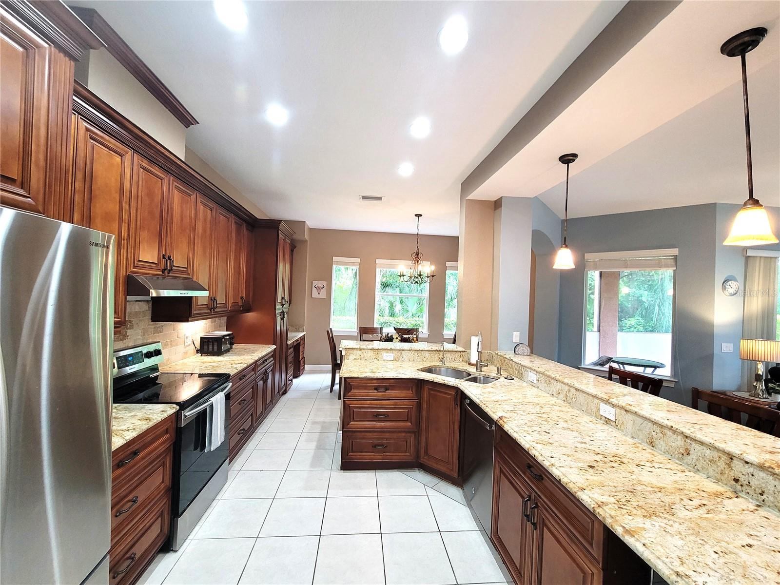 ACADEMY PARK PH II & III - Residential Lease