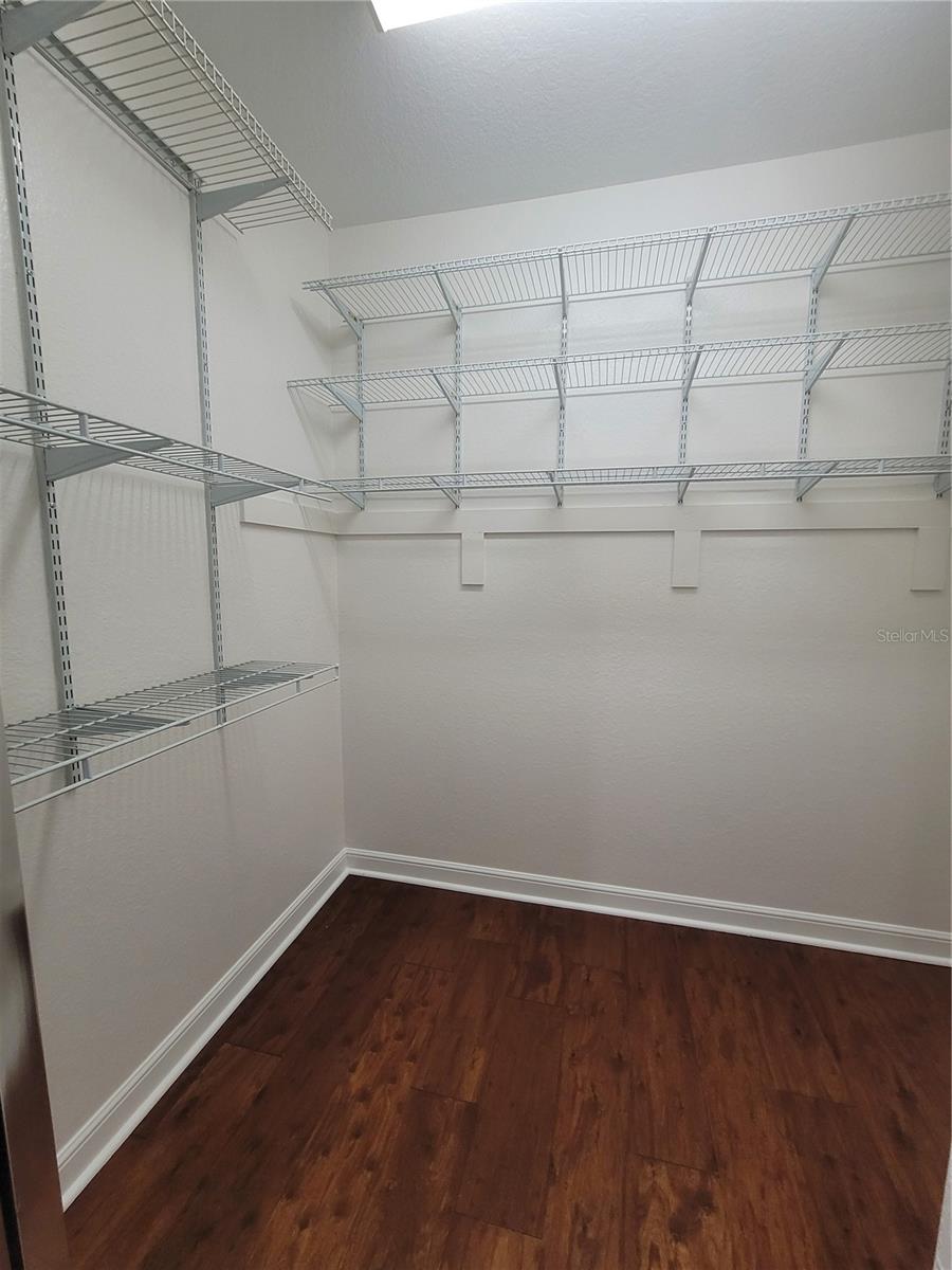 ACADEMY PARK PH II & III - Residential Lease