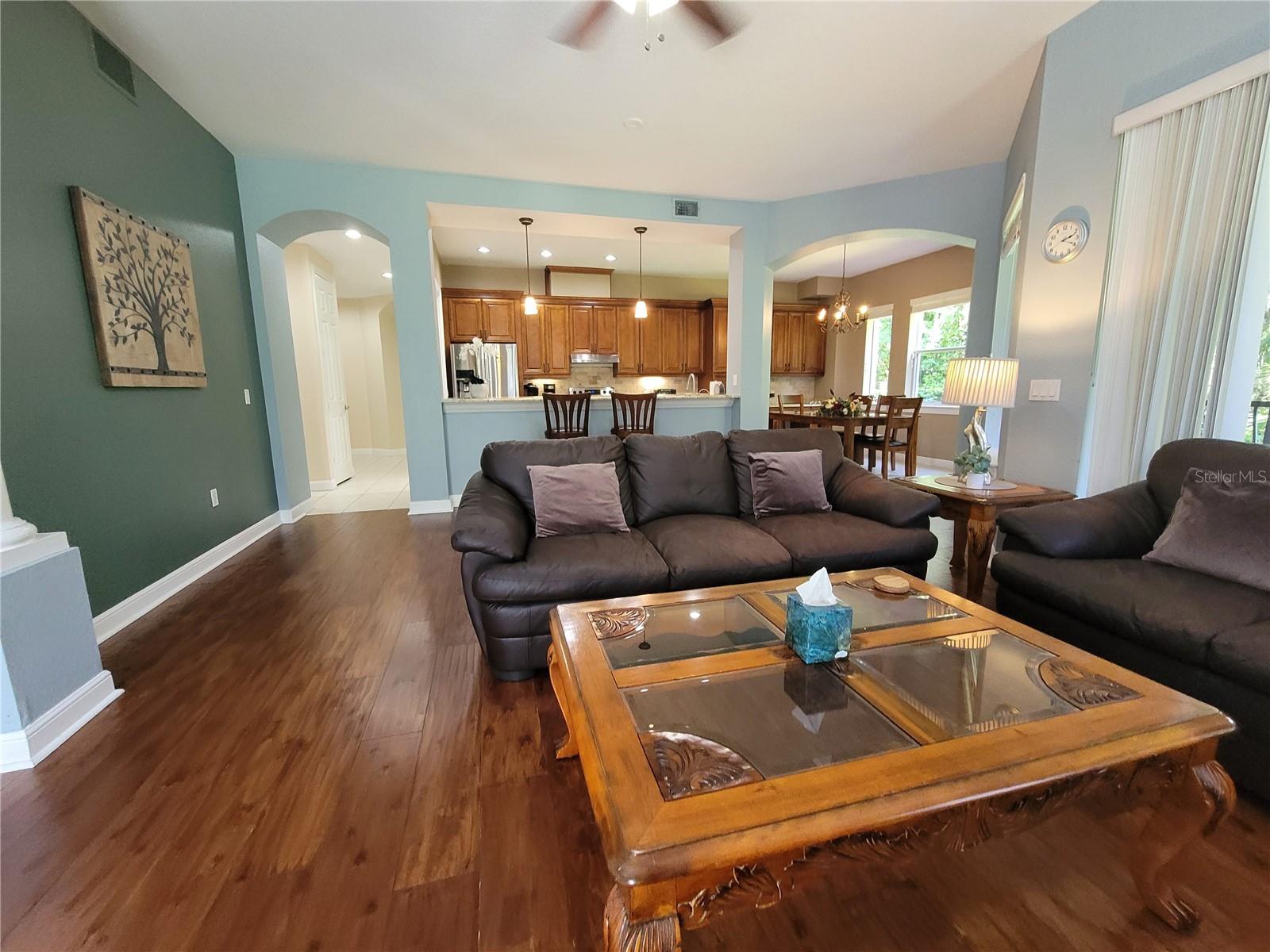 ACADEMY PARK PH II & III - Residential Lease