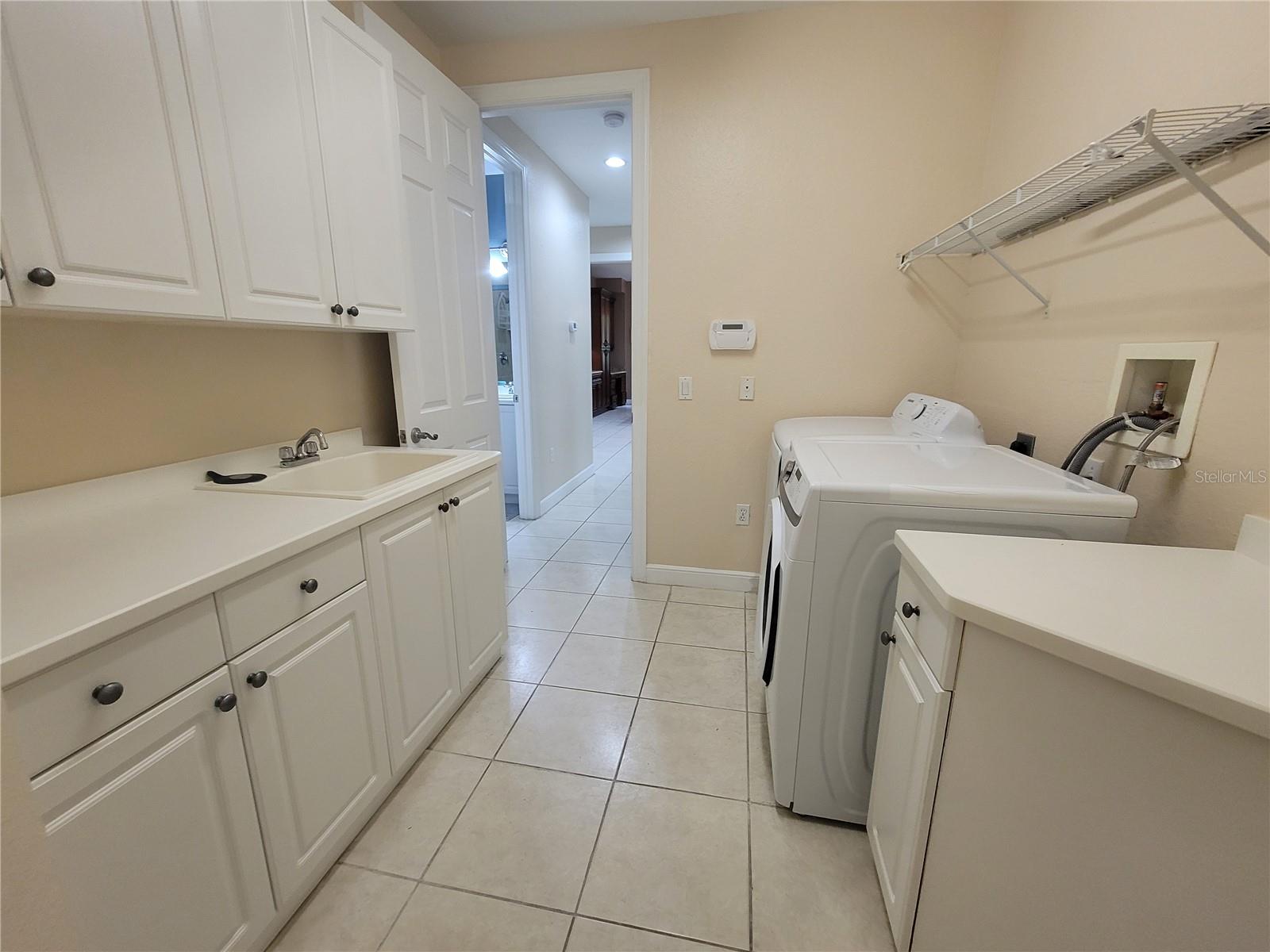 ACADEMY PARK PH II & III - Residential Lease