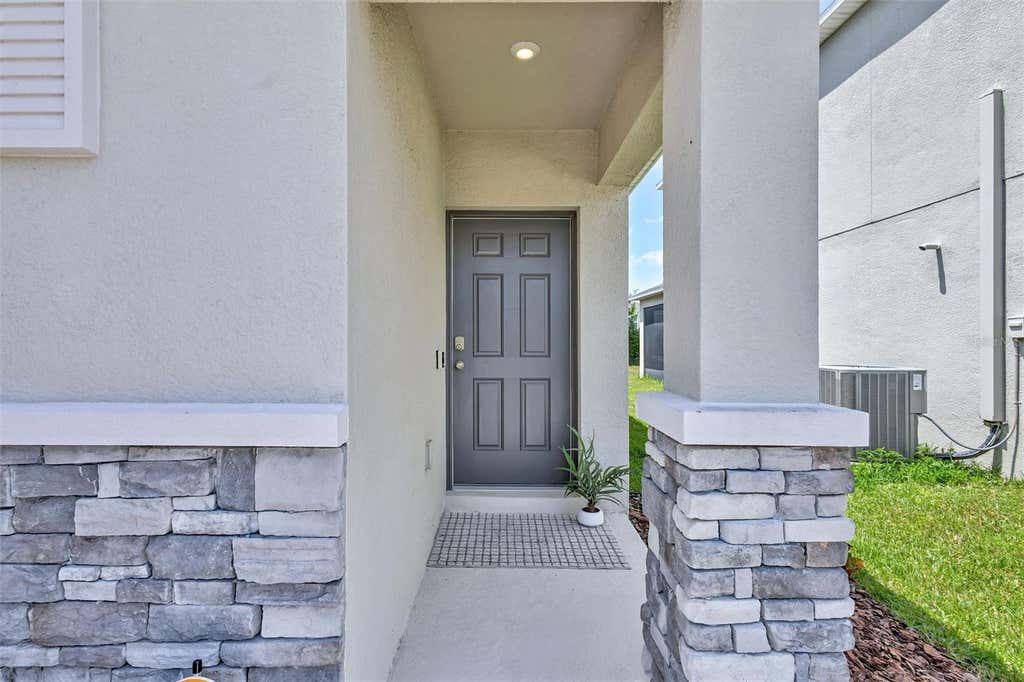 Photo of 6255 Springmont Loop, Palmetto, FL 34221 (MLS # A4700785)