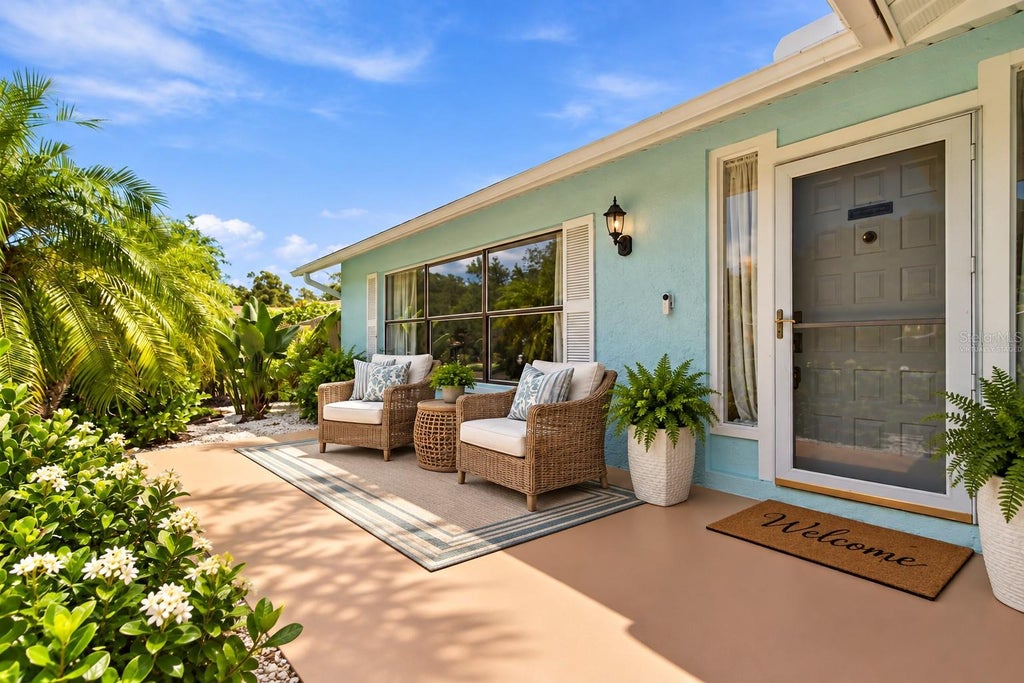 Photo of 1507 Poinsettia Avenue, Tarpon Springs, FL 34689 (MLS # W7889510)