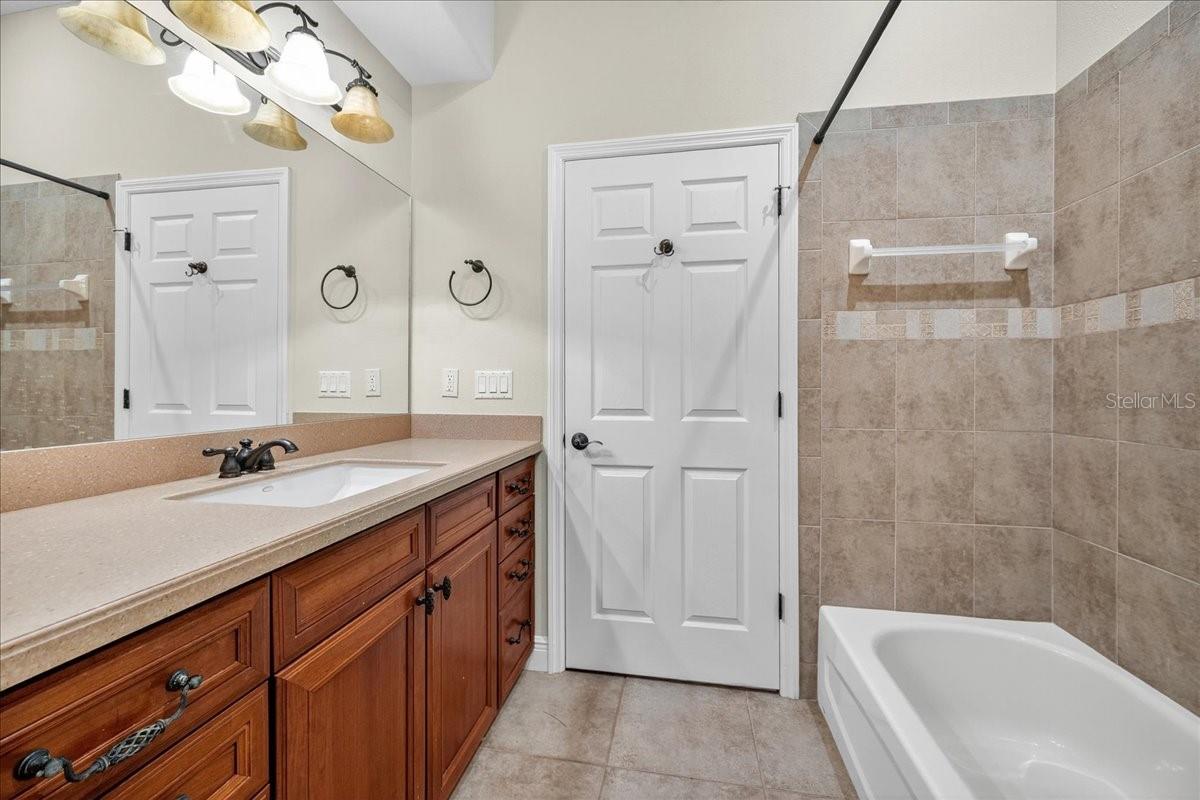 STONEY CREEK - Residential