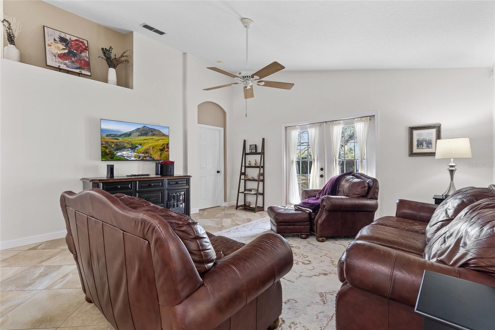 SPRING RIDGE - Residential