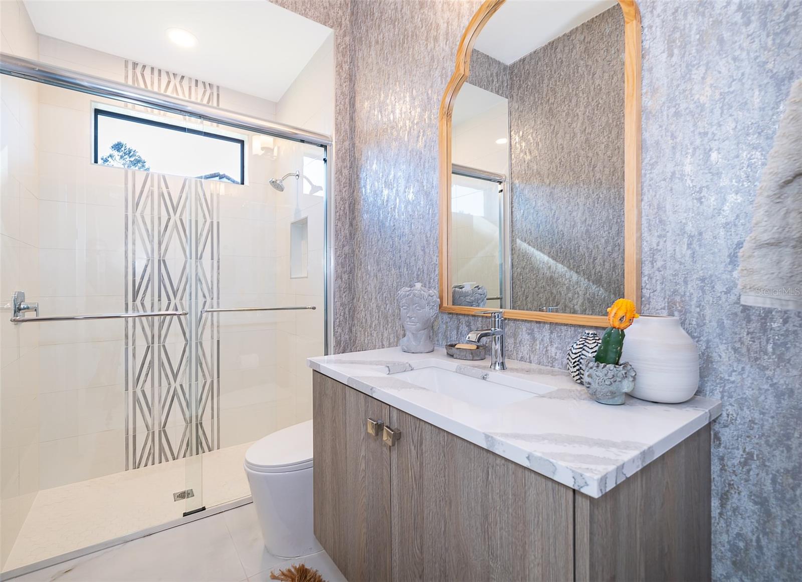 BELLA COLLINA SUB - Residential Lease