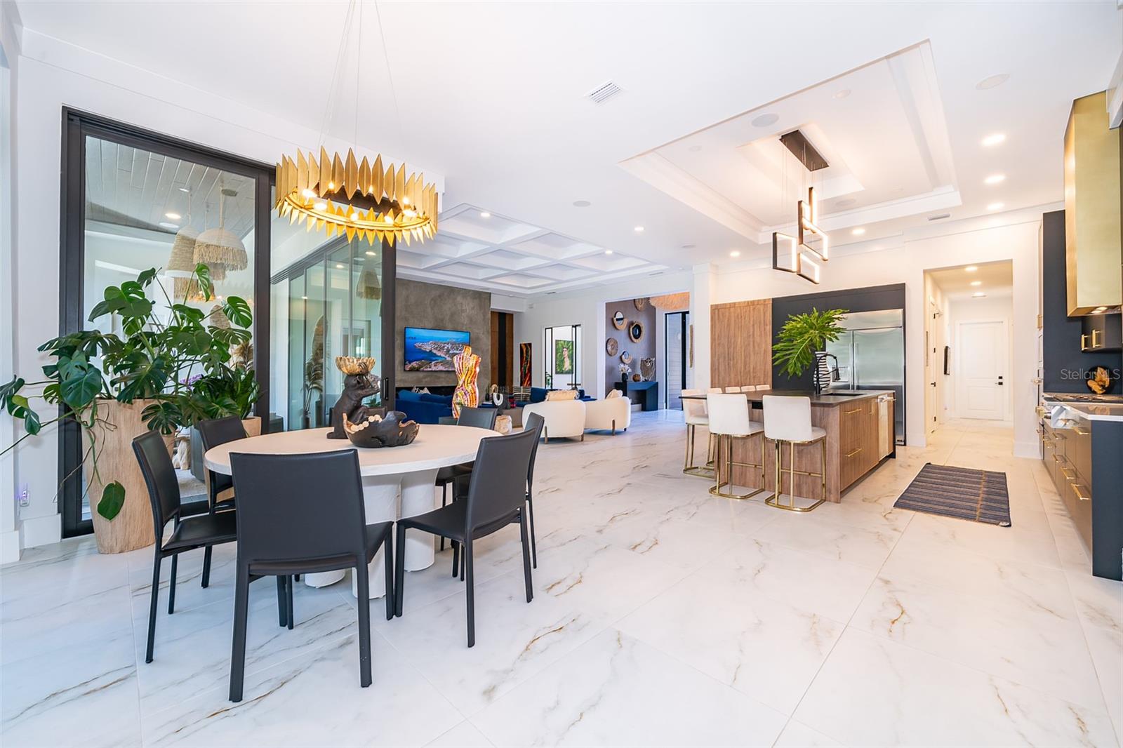 BELLA COLLINA SUB - Residential Lease