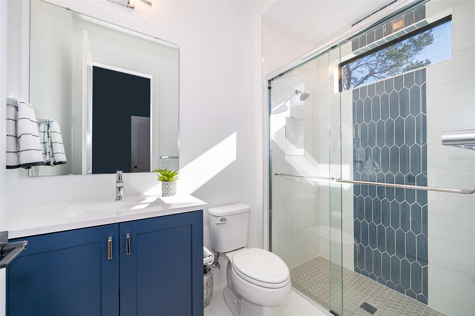 BELLA COLLINA SUB - Residential Lease