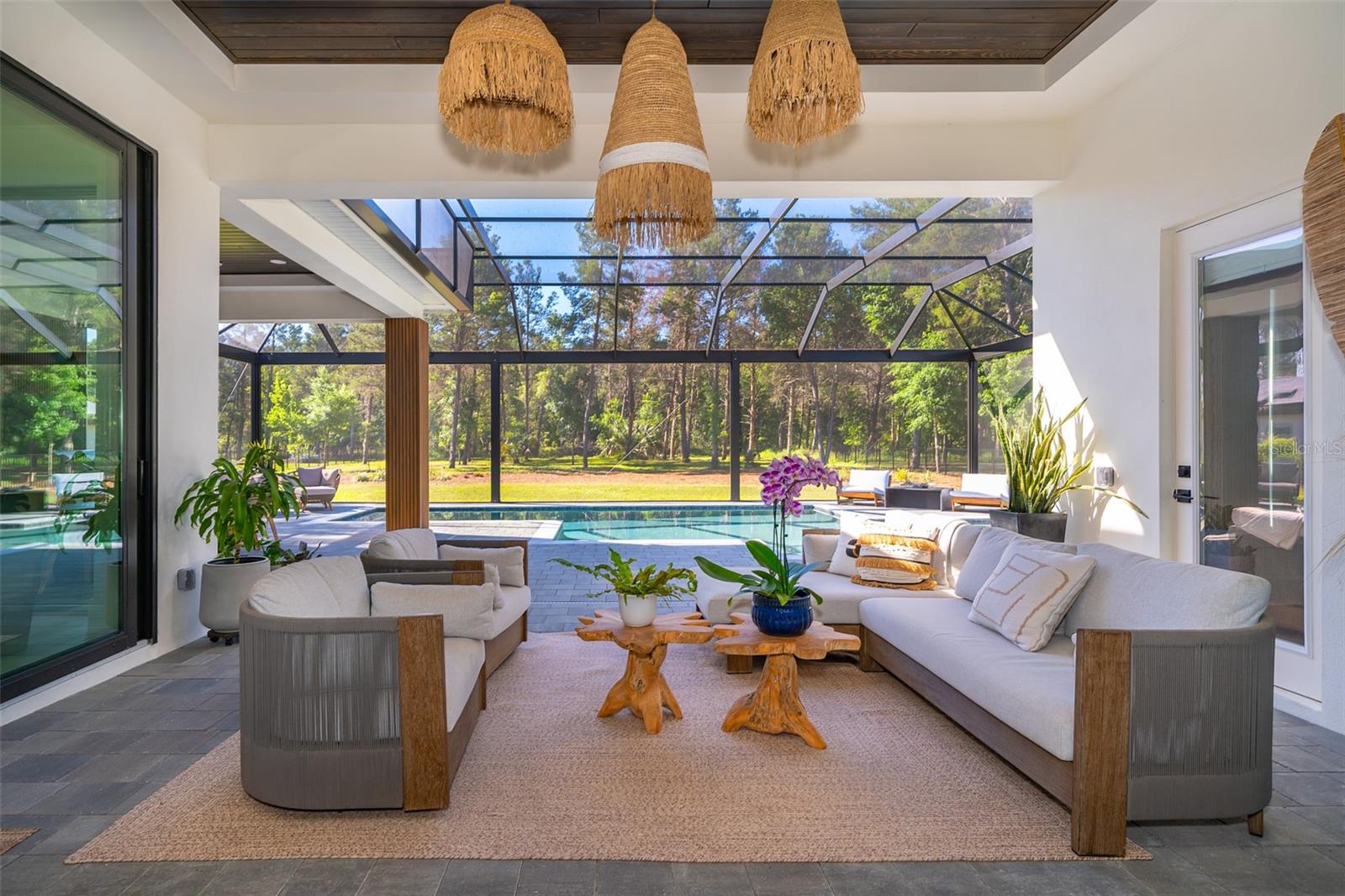 BELLA COLLINA SUB - Residential Lease