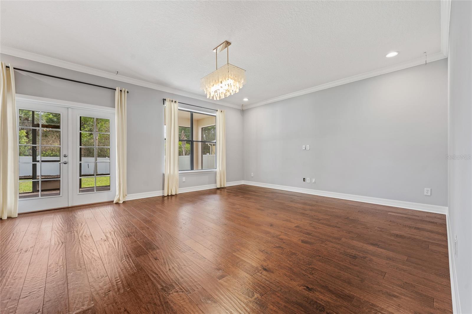 LAKE ARNOLD RESERVE - Residential