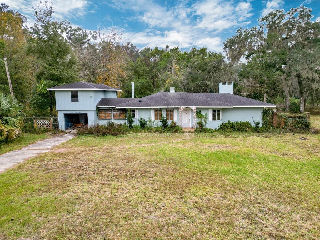 Photo of 606 NE 35th St, Ocala, FL 34479 (MLS # OM714870)