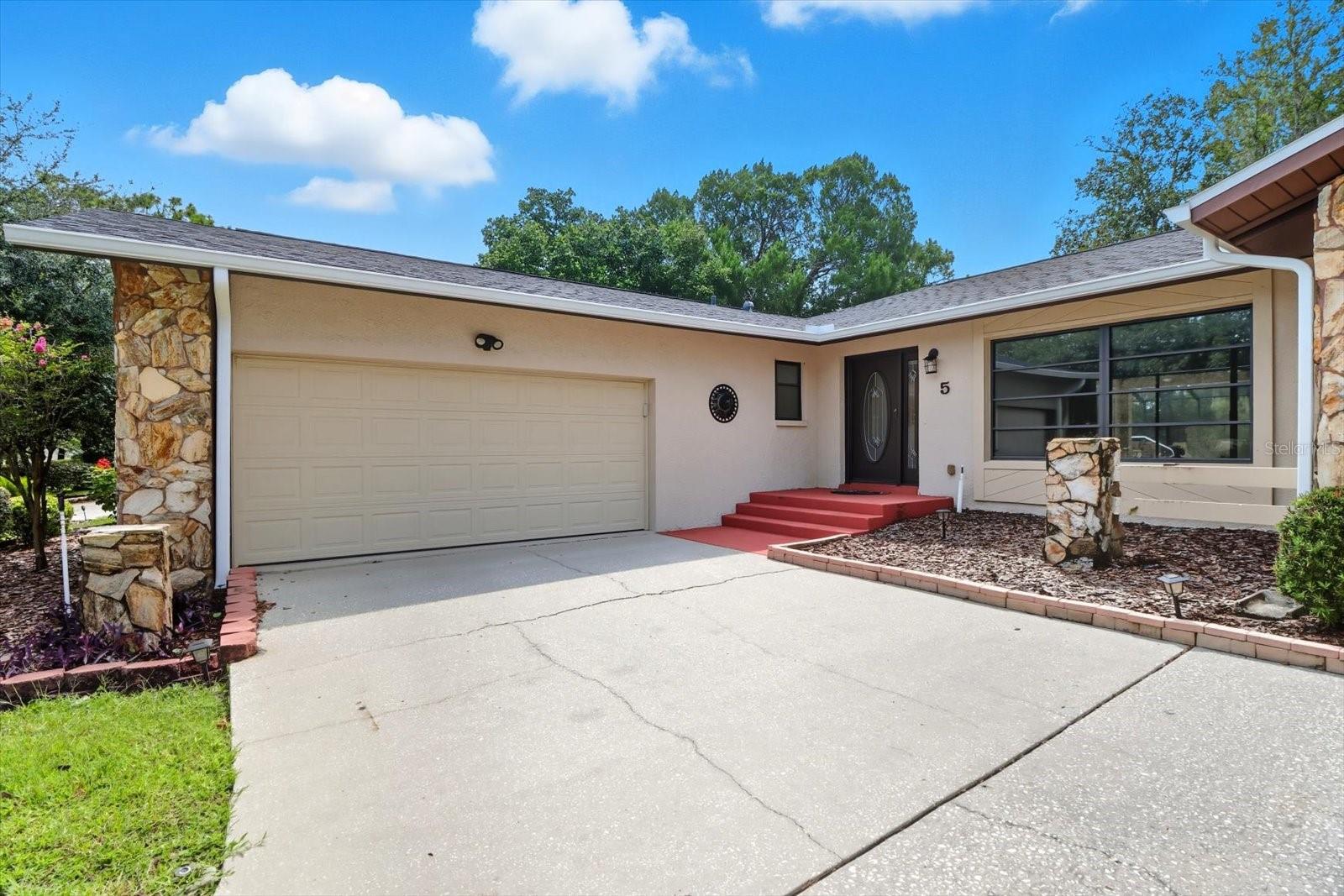 5 BYRSONIMA COURT