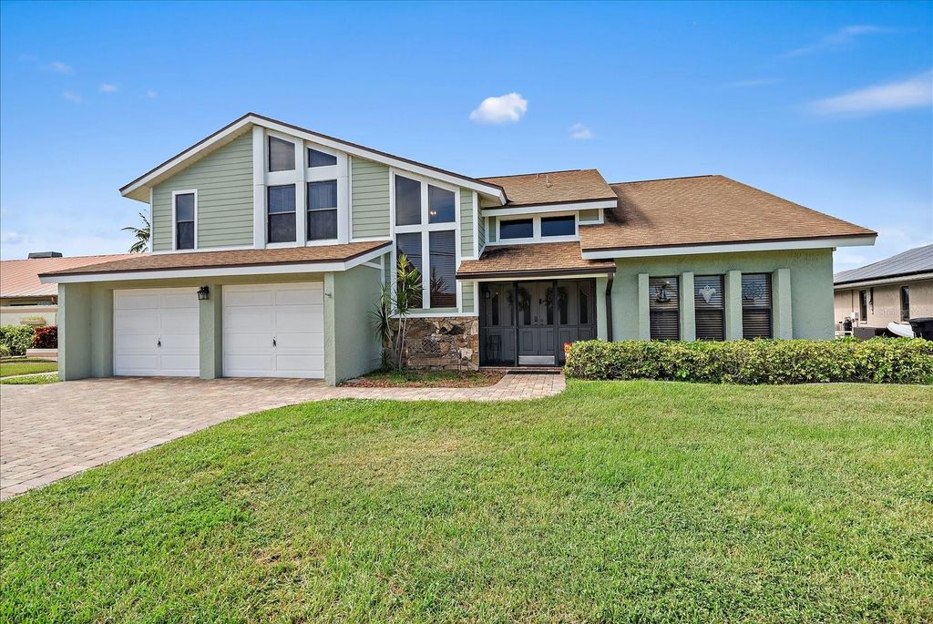 Photo of 1008 SW 4th Place, Cape Coral, FL 33991 (MLS # A4668714)