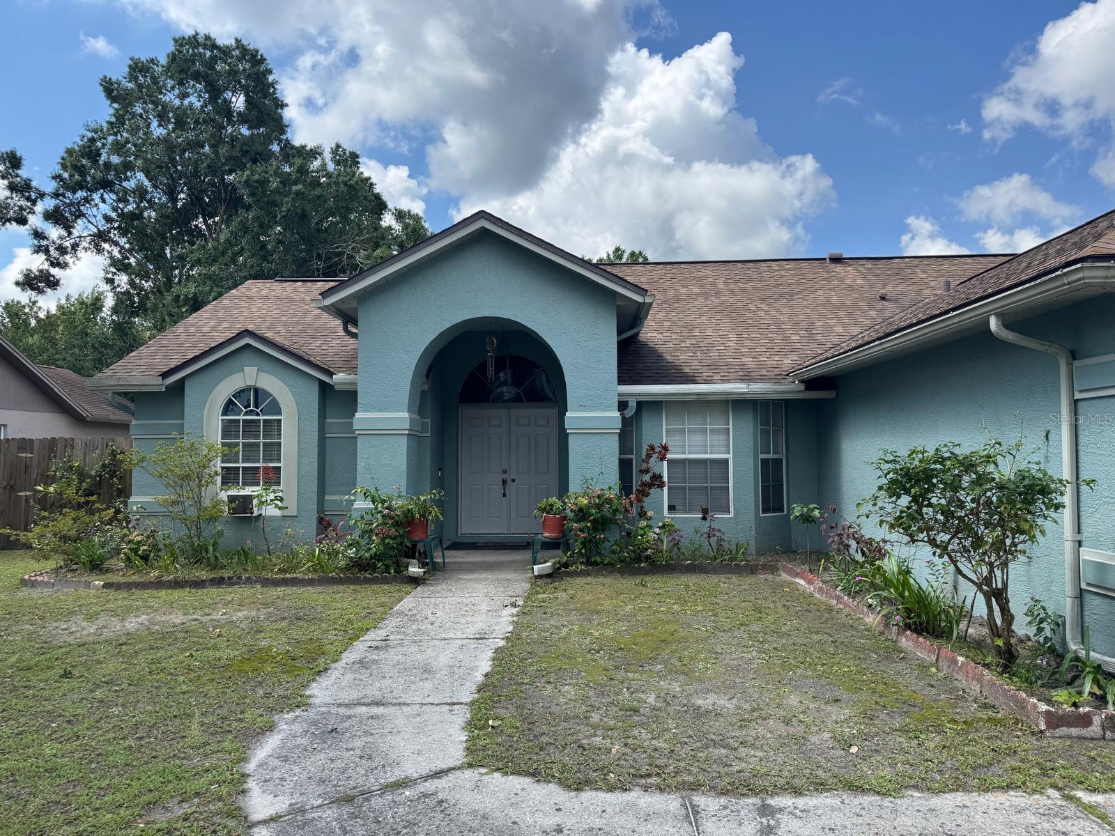 Welcome to 24134 HAMPTON PLACE, in the peaceful Turtle Lakes area. This 3-bedroom, 2-bathroom home is located in a quiet neighborhood. Its open floor plan and spacious living space make this a property with potential, offering you the opportunity to renovate to your liking. It also features a large yard and a two-car garage. Turtle Lakes is conveniently located near County Line Road and SR 54. Shopping, restaurants, and health centers are nearby. Don't miss this opportunity.