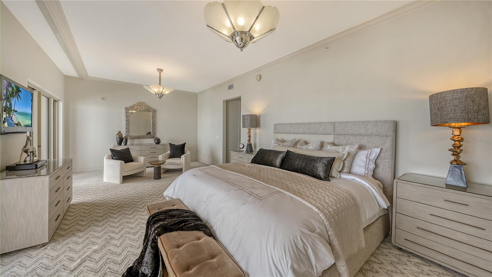 THE RESIDENCES - Residential