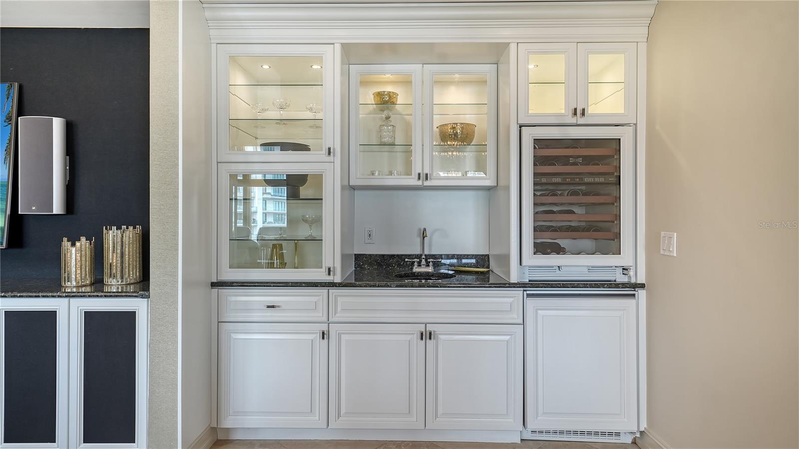 THE RESIDENCES - Residential