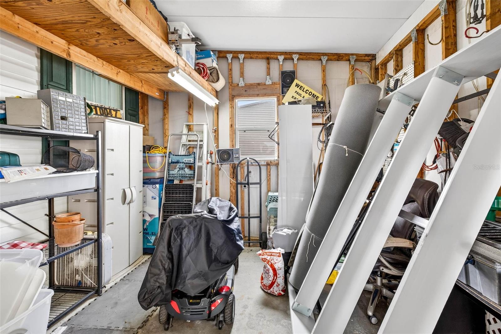 HAMPTON COURT UNREC - Residential