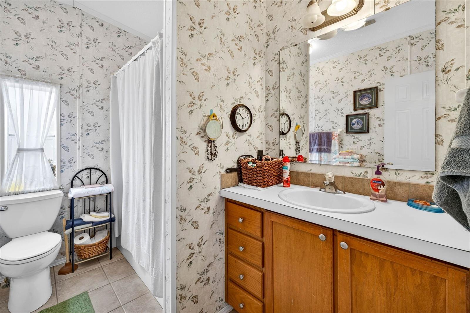 HAMPTON COURT UNREC - Residential