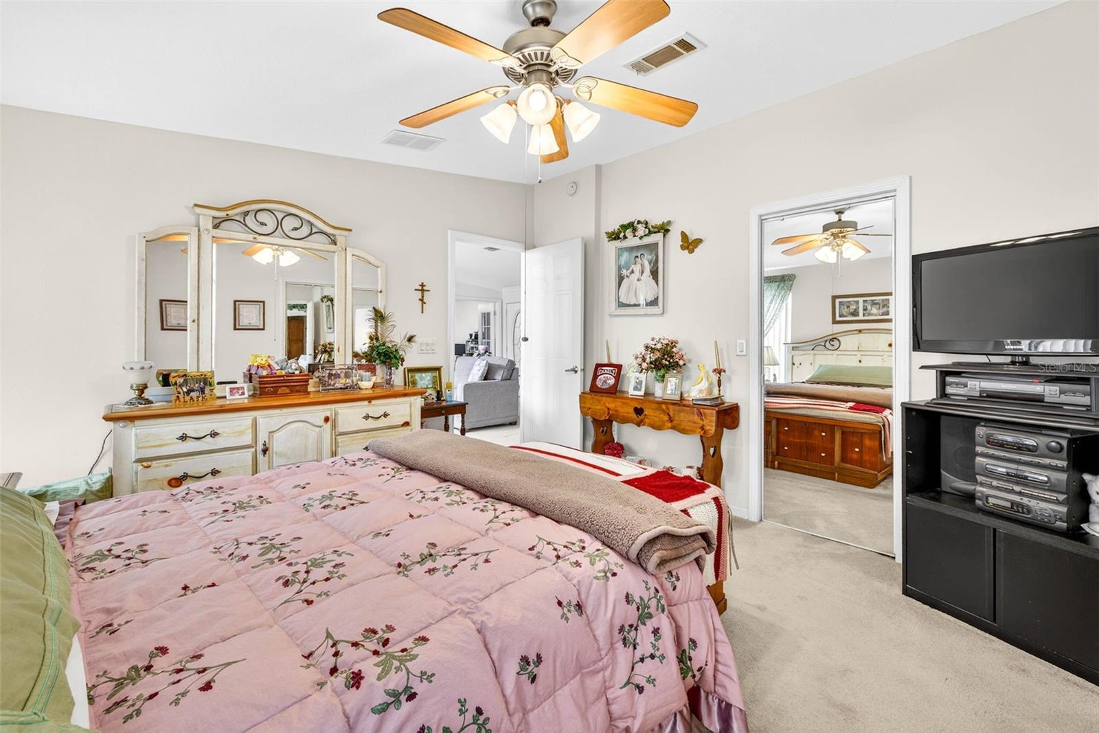 HAMPTON COURT UNREC - Residential