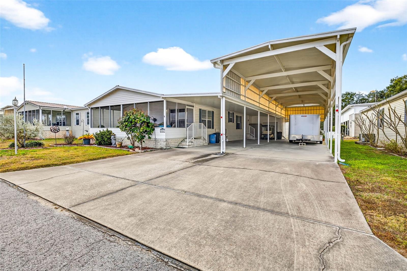 HAMPTON COURT UNREC - Residential