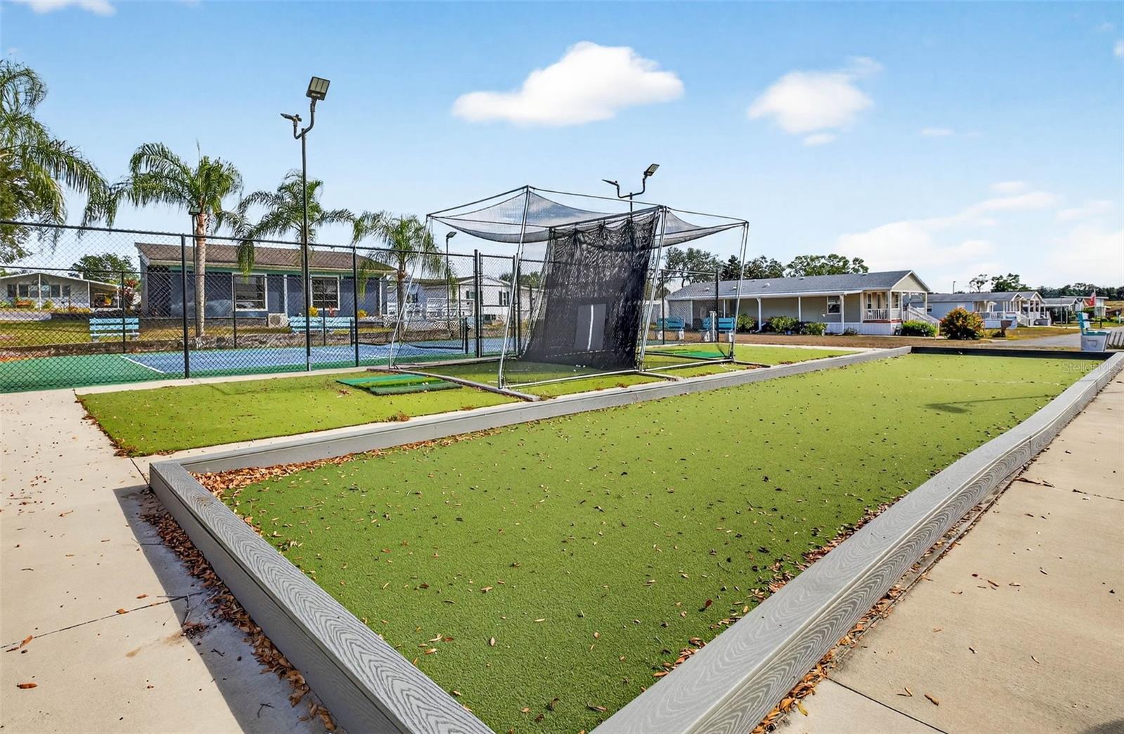 HAMPTON COURT UNREC - Residential