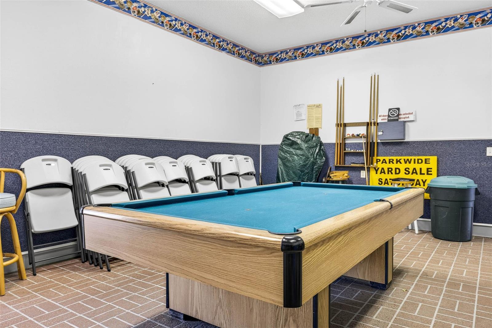 HAMPTON COURT UNREC - Residential