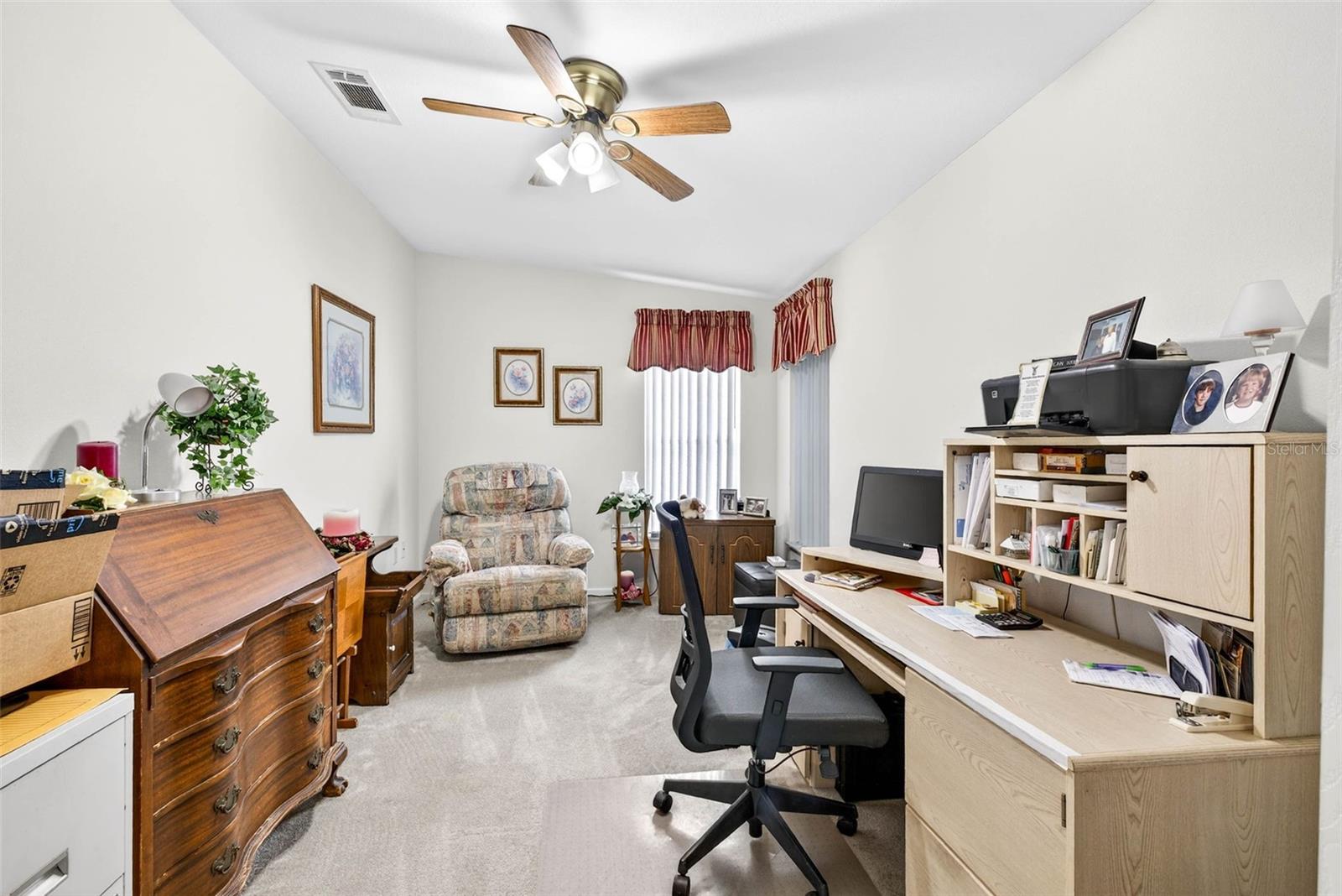 HAMPTON COURT UNREC - Residential