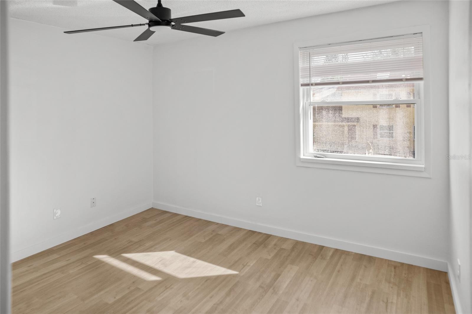 THE GREENS OF TOWNN COUNTRY - Residential