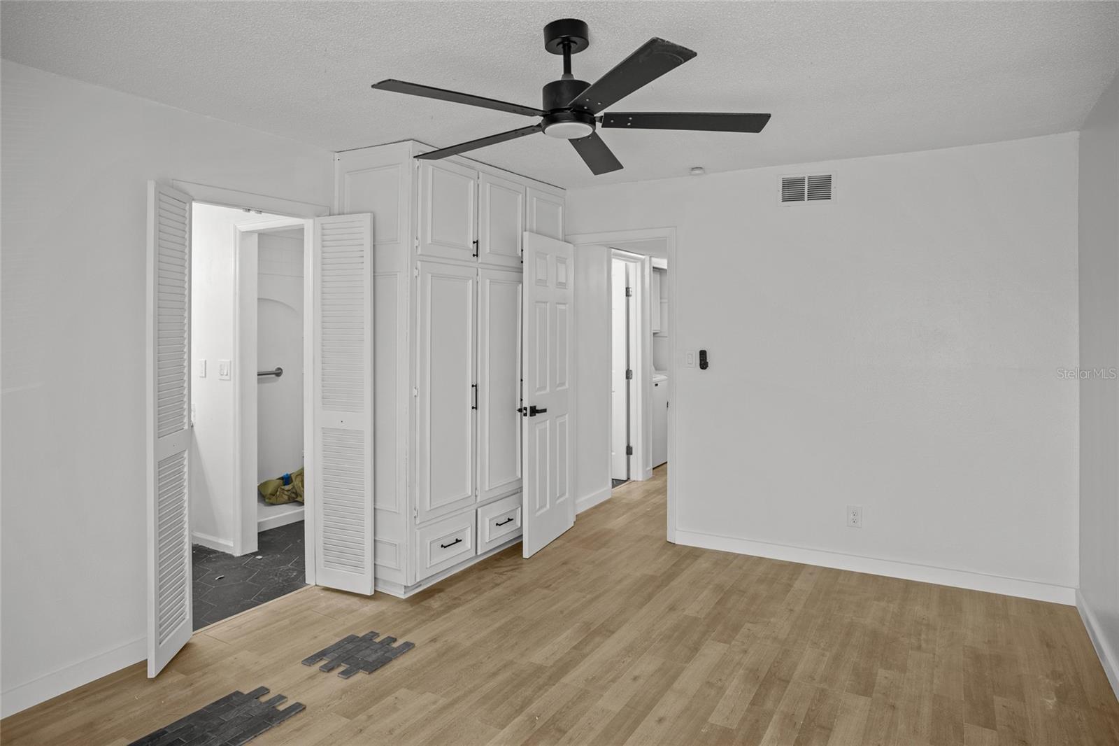 THE GREENS OF TOWNN COUNTRY - Residential