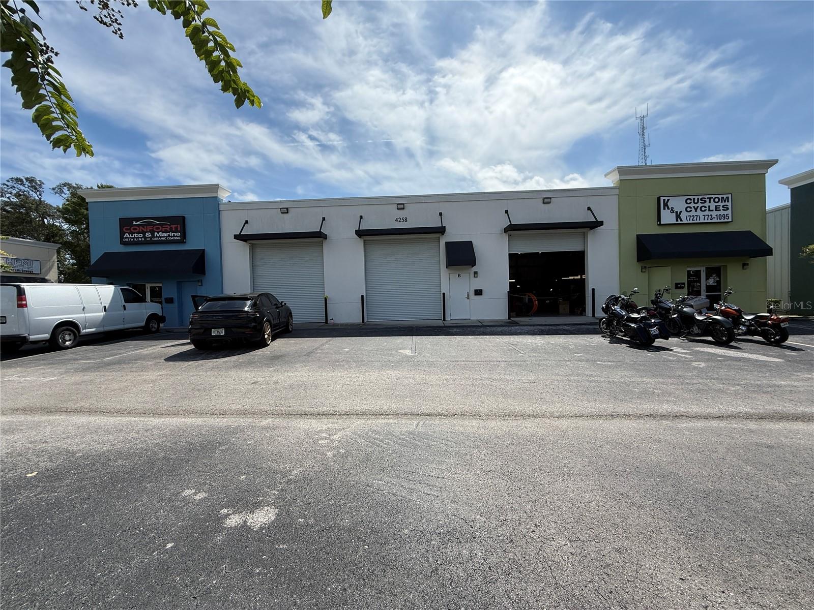 This 1,000 SF climate-controlled warehouse offers a clean, functional space for storage, light industrial work, or e-commerce operations. The unit features open floor space, one grade-level overhead door for easy loading, and climate control to keep inventory, equipment, or materials in top condition year-round. Located in Palm Harbor’s well-established Big Bend Commerce Park, the property has excellent access to US-19 and Tampa Road, putting all of North Pinellas and the Tampa Bay market within easy reach. Within a 5-mile radius, you’ll find a strong business environment with over 61,000 residents (median household income: $75K) and more than 2,300 businesses employing nearly 20,000 people. High-traffic corridors nearby, including US-19 with approximately 85,500 vehicles per day, make for quick logistics and great regional connectivity. Major employers like AdventHealth North Pinellas and Pinellas County Schools contribute to a vibrant, stable local economy. Whether you need a base for your service fleet, climate-safe storage for sensitive goods, or a small distribution hub, this space offers the right mix of convenience, access, and utility to keep your business moving.